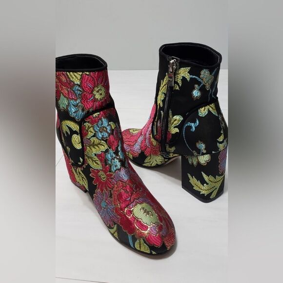 𝅺MARC Fisher Jana Floral Jacquard Boots - Picture 5 of 13